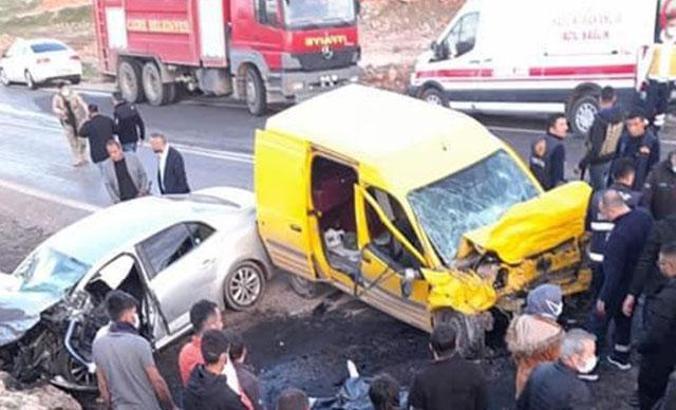 Şırnak'ta otomobil ile hafif ticari araç çarpıştı: 4 ölü, 2 yaralı