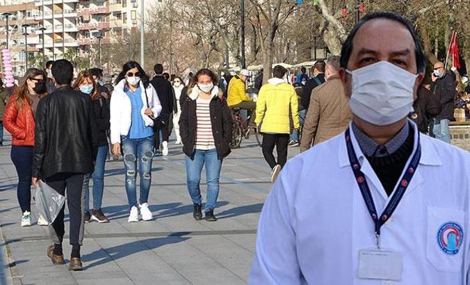 Prof. Dr. Alper Şener: 40-50 yaş grubunda hastalık daha ağır seyrediyor