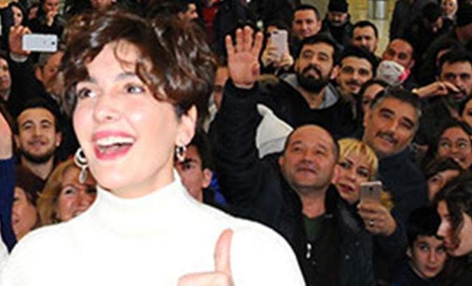 Bergüzar Korel hakkında adına açılan Twitter hesabı nedeniyle soruşturma açıldığı ortaya çıktı