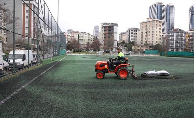 Kartal Belediyesi’nden ilçedeki sahalara bakım ve onarım desteği