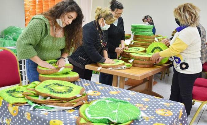 Altınlarını satıp kooperatif kuran kadınlar, siparişlere yetişemiyor
