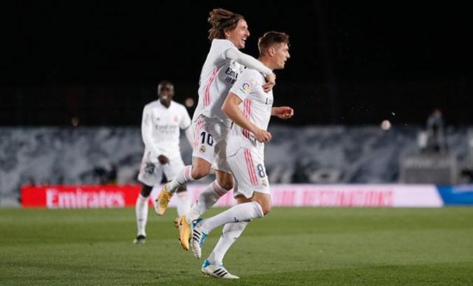 Real Madrid - Barcelona: 2-1