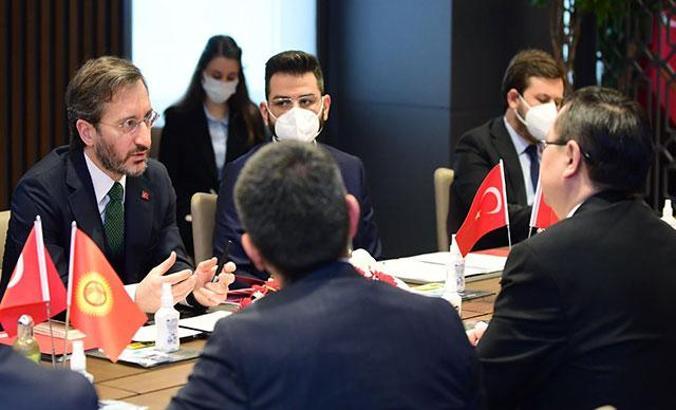 İletişim Başkanı Altun, Kırgızistan Kültür Bakanı İmanaliyev ile görüştü