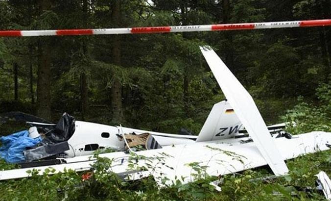 Fransa'da uçak düştü: 4 ölü