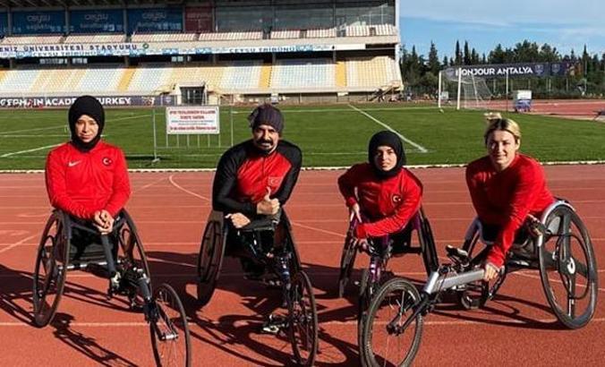 Bağcılar’ın engelli sporcuları İtalya’dan madalyayla döndü