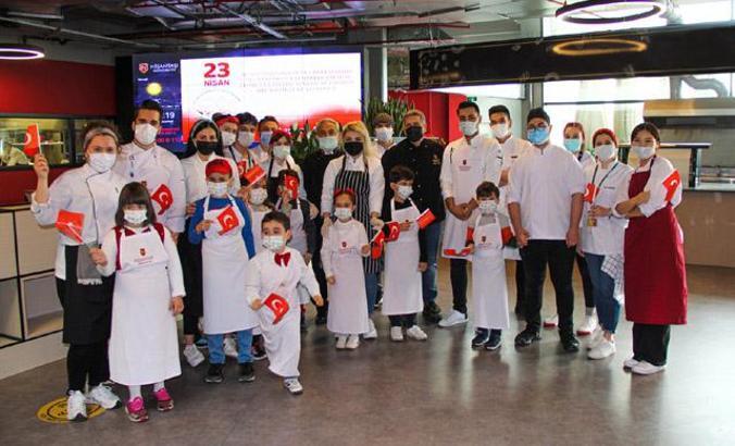 Otizmli çocuklar üniversite öğrencileriyle mutfakta harikalar yarattı