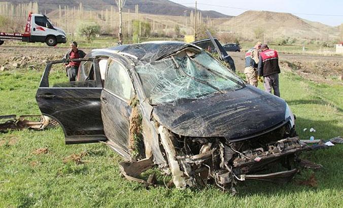 Erzurum'daki kazada Olur Kaymakamı ve Belediye Başkanı ile 2 kişi yaralandı