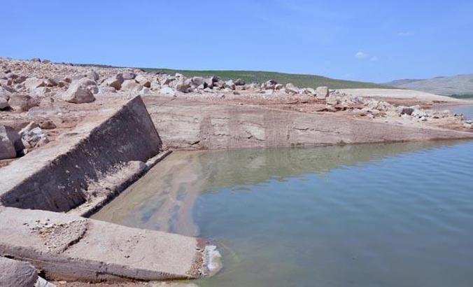 Kuraklığın etkilediği Dumluca Barajı, tarihinin en düşük seviyesinde