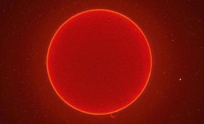 ABD’li fotoğrafçı Güneş’in 230 megapiksel fotoğrafını oluşturdu