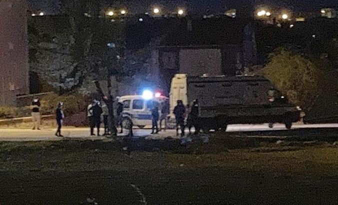 Hafif ticari araç motosikletle çarpıştı: 3 ölü, 1 yaralı