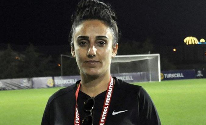 Hakkarigücü Spor Teknik Direktörü Cemile Timur: Hakkari'de kadın futbolu için zorlu bir mücadeleden geçtik