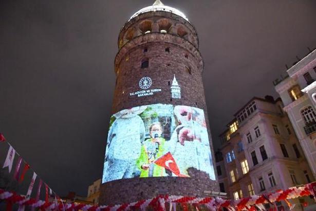Tarihi Galata Kulesi 23 Nisan’da çocukların fotoğraflarıyla renklendi