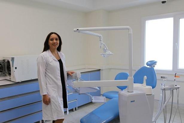 Diş fırçası alırken diş eti hassasiyeti ve yaş grubuna dikkat
