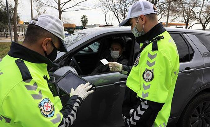 Bu belgeyi almadan sokağa çıkmayın! İçişleri Bakanlığı'ndan 81 ile 'görev belgesi' genelgesi