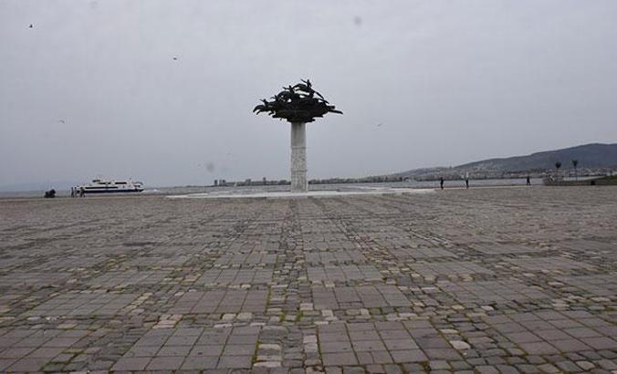 17 günlük tam kapanma başladı, meydanlar boş kaldı