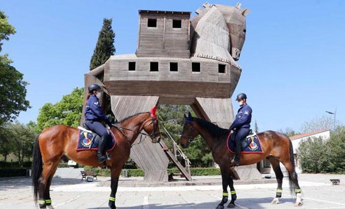 5 bin yıllık Troya için yıkım olan at, bugün güvenliği sağlıyor