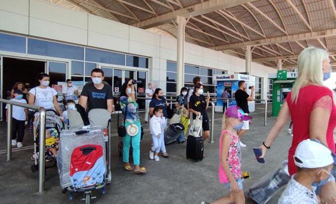 Mart'ta her dört, ilk çeyrekte her beş turistten biri Rusya'dan