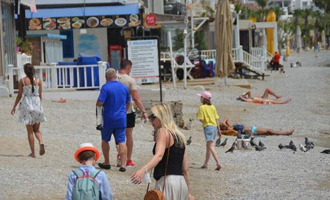 Bodrum plajları 'tam kapanmada' turistlere kaldı