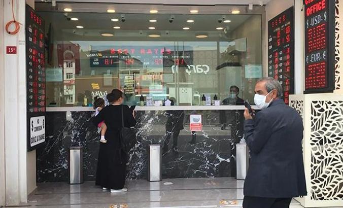 Esenyurt'ta tam kapanmada açık olan döviz bürosu mühürlendi