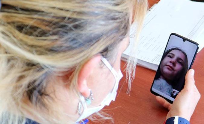 Hemşire anne ile kızının 'Erzurum-Artvin' hasret hattı