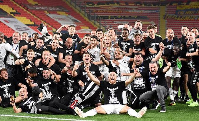 Süper Lig'in 2020-2021 sezonu şampiyonu Beşiktaş oldu