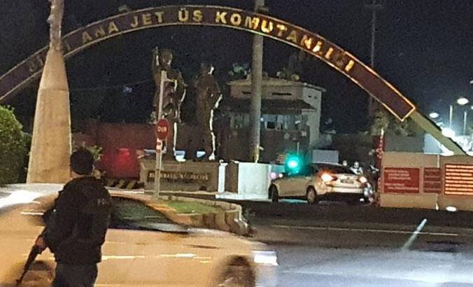 Diyarbakır'da 8'inci Ana Jet Üs Komutanlığı'na maket uçaklarla saldırı girişimi