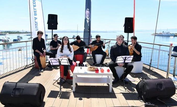 Atatürk’ün sevdiği şarkılar Tuzla’da yankılandı