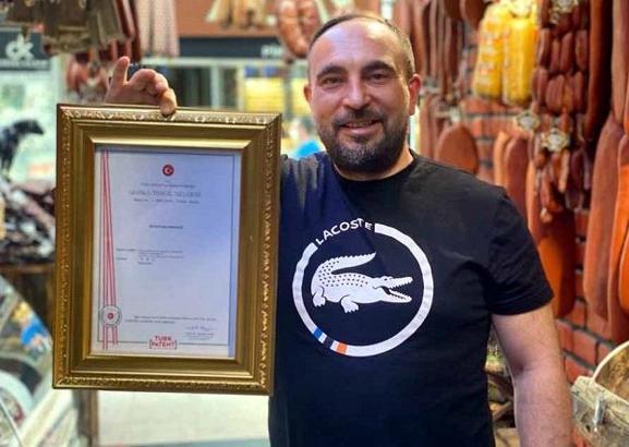 Pastırmacı Tolga, ‘Siz isteyin biz gönderelim’ cümlesinin patentini aldı