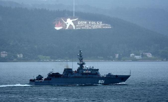 Rus mayın tarama gemisi Çanakkale Boğazı’ndan geçti