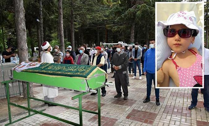 Doğuştan engelli Azra, lösemiye yenildi