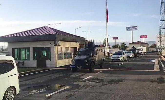 Kars ve Adana'da terör operasyonu