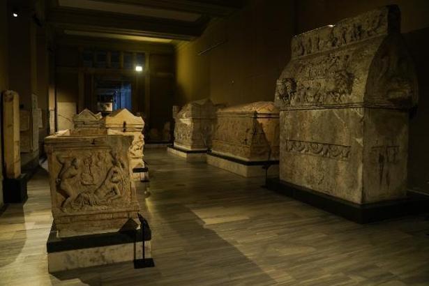 Arkeoloji Müzesi'ndeki eserlerin taşınması; 'darphane binaları depo olsun' önerisi