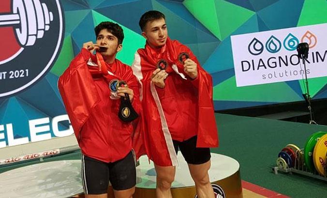 Milli halterci Muhammed Furkan Özbek’ten olimpiyat kotası