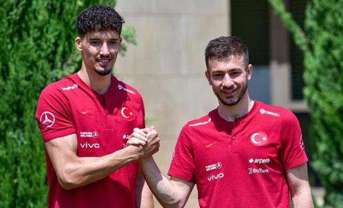A Milli Takım'da Altay Bayındır ile Halil DerviÅŸoÄŸlu açıklamalarda bulundu