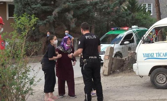 Kırıkkale'de kavga eden gencin kavgayı ayırmak isteyen anne ve kız kardeşi satırla yaralandı