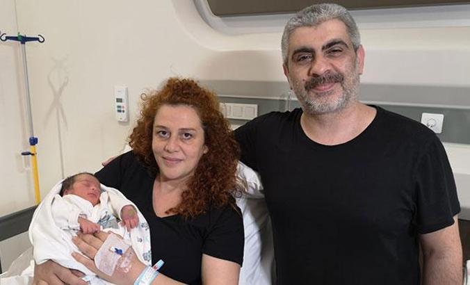 Anne karnında savaştı; doktorların ''mucize'' bebeği...