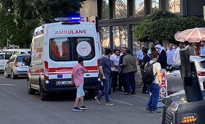 Diyarbakır'da husumetli aileler arasında adliye çıkışı kavga: 5 yaralı, 10 gözaltı