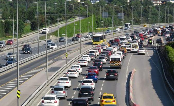 15 Temmuz Şehitler Köprüsü girişinde trafik yoğunluğu