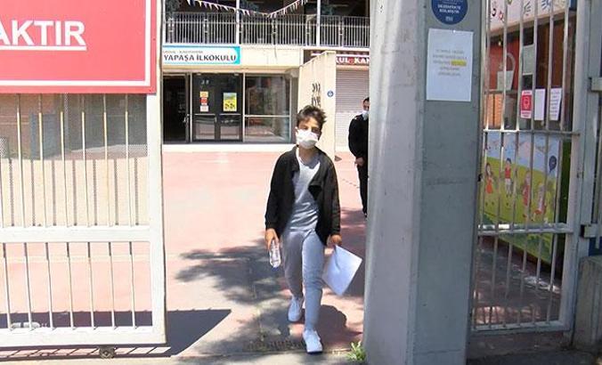 LGS heyecanı sona erdi: Koronavirüs karantinasındaki çocuklar sınavlarının güzel geçtiğini söylediler