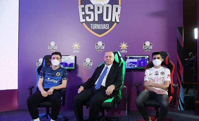 Cumhurbaşkanı Erdoğan, E-Spor ödül törenine katıldı
