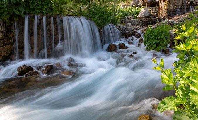 Munzur Gözeleri, güzelliğiyle turistlerin ilgi odağı