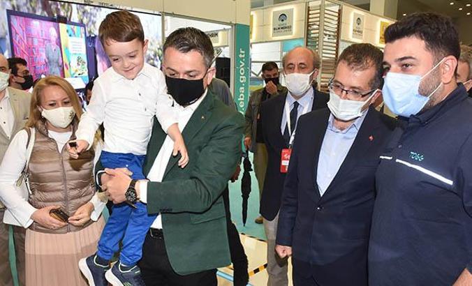 Bakan Pakdemirli, Verimlilik ve Teknoloji Fuarı'nı ziyaret etti
