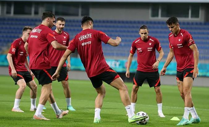 A Milli Takım İsviçre maçı hazırlıklarına başladı