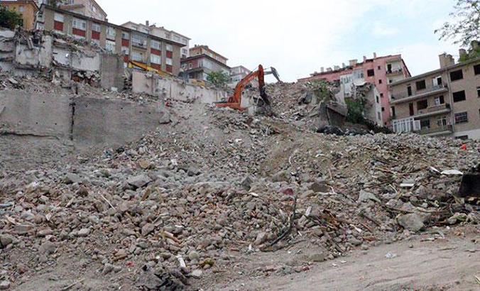 11 binanın yıkıldığı alanda daha önce 3 bina yıkılmış
