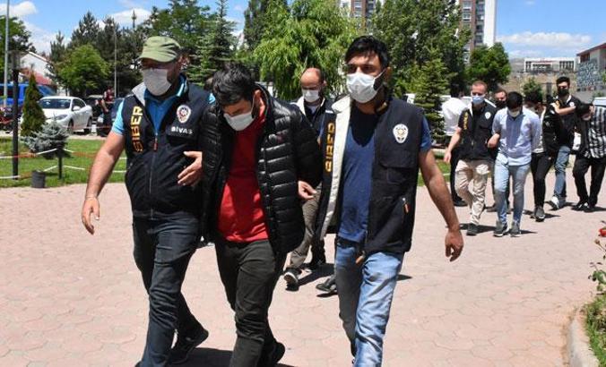 Telefonlara 'pandemi destek' linki atan dolandırıcılık şebekesine operasyon: 6 gözaltı