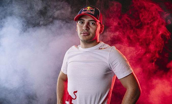 Ayhancan Güven podyum serisini sürdürdü