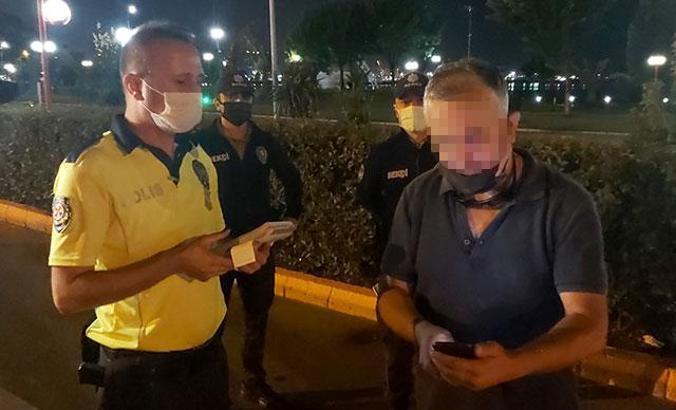 Polislere beddua edince gözaltına alındı
