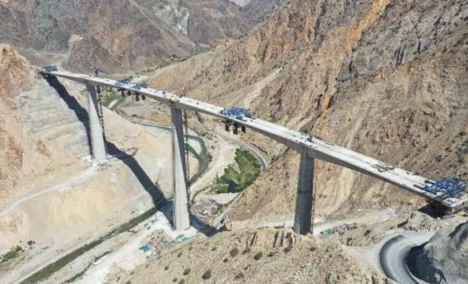 'Yeni Yusufeli' ulaşımı için 4 viyadükte sona gelindi