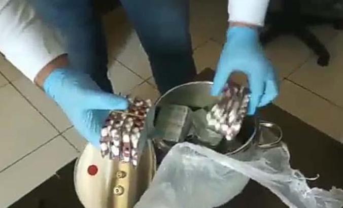 Düdüklü tencereden 184 uyuşturucu hap çıktı