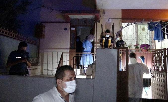 Bıçaklayarak öldürdüğü annesini çuvala koyup 3 gün balkonda sakladı